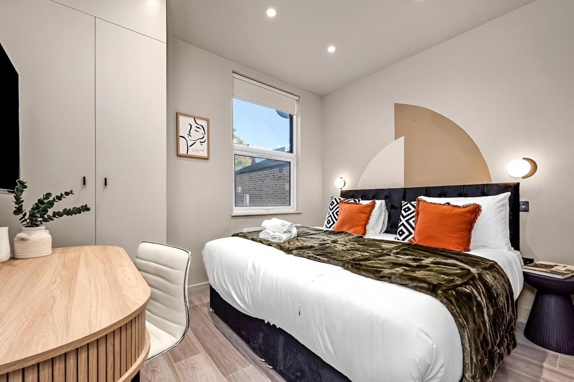 Glam Compact With Chic Kitchenette